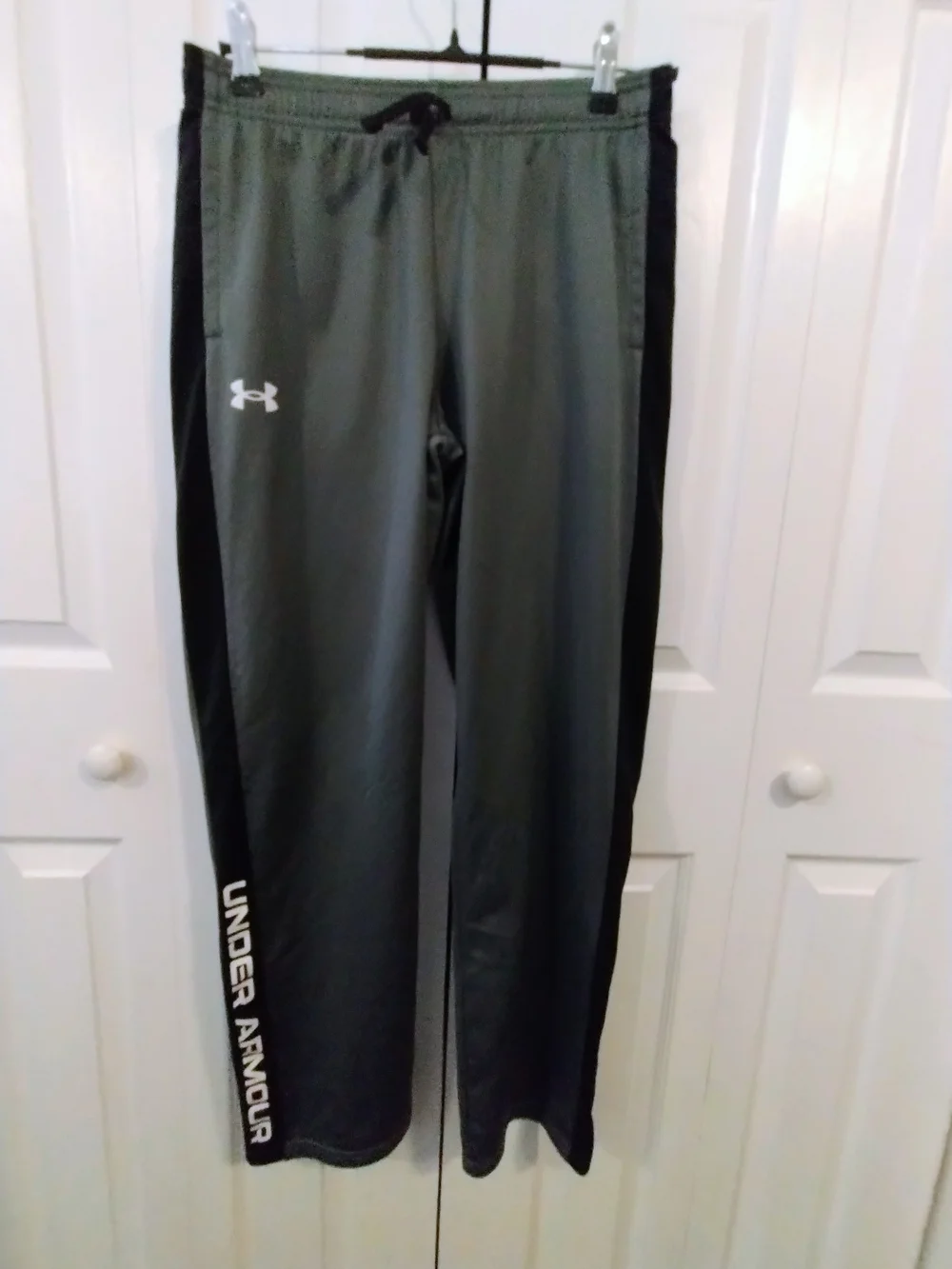 Under Armour Youth Gray/Black Track Pants
